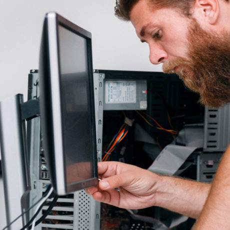 In-House vs Outsourced IT: Which for Your Business?