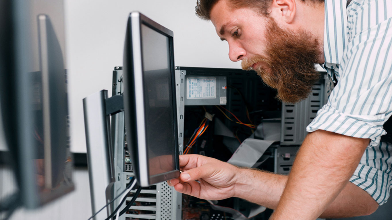 In-House vs Outsourced IT: Which for Your Business?